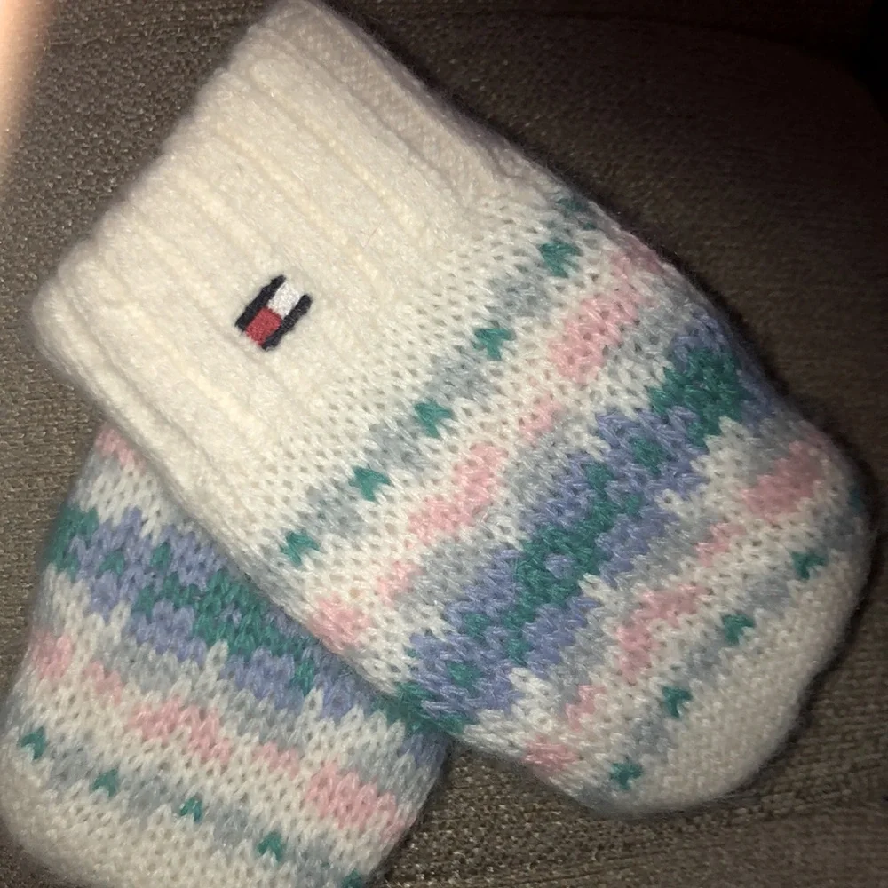 Tommy Hilfiger baby mittens. Soft colors , thick for warmth